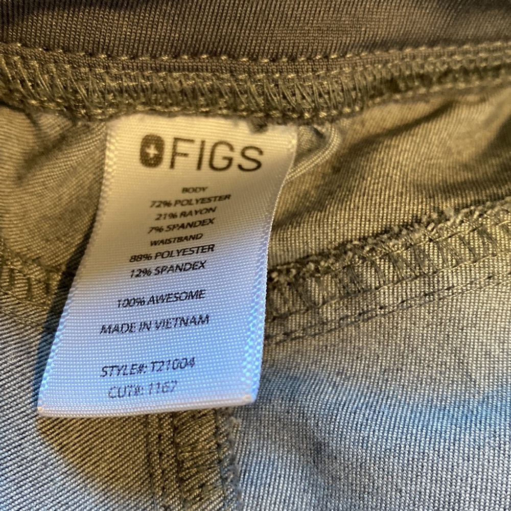 Figs Gray Technical Collection Scrubs - Picture 4 of 4